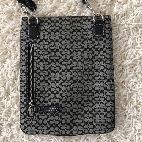 Coach Swing Pack /Cross Body - Picture 2 of 2